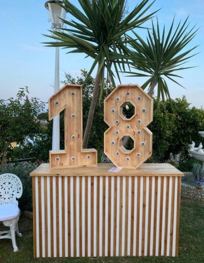 Número de Madera con Iluminación (1m alto)